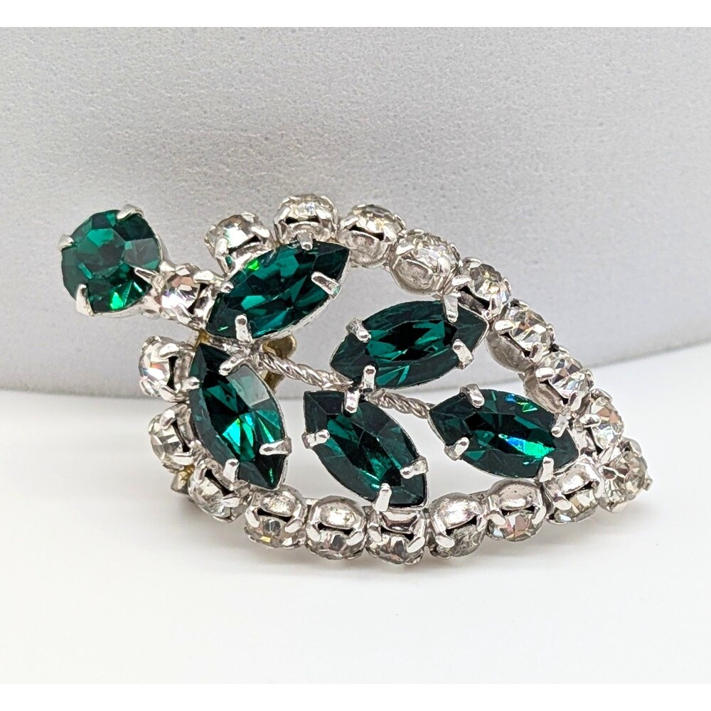 Vintage Green Navette Rhinestone Leaf Brooch Pin Prong Set Silver Tone 1.6" READ